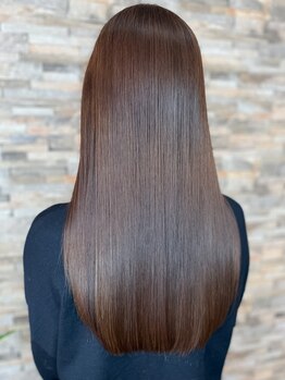 《話題沸騰》【ナチュラル縮毛矯正+カット￥14300】思わず触れたくなるようなツヤ髪が手に入ります★