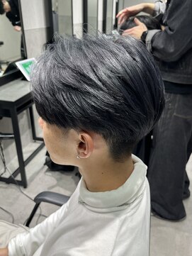 テクト バイアッシュ 吉祥寺店(Tect by Ash) 刈り上げツーブロックセンターパートマッシュブルーシルバー