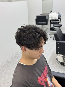 ブライト(BRIGHT) シャドウパーマセンターパート