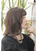 大人キレイな外ハネミディアム
