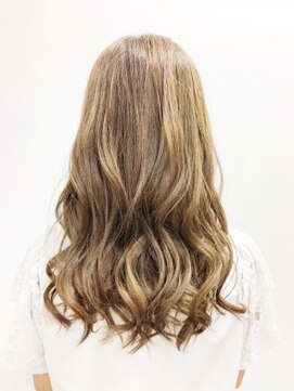 クアトログランシュ 水戸店(QUATRO×GranCieux) 外国人風カラー★QUATRO★