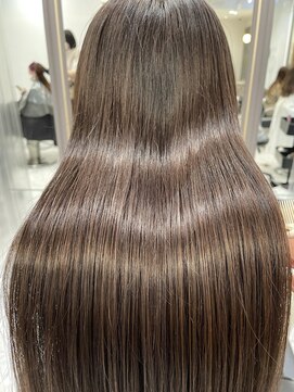 エスカーラ 表参道(THE ESCALA) @aidaman321 髪質改善/髪質改善縮毛矯正/髪質改善トリートメント