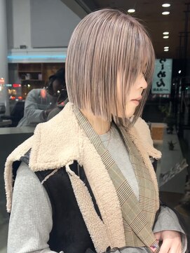 ユーラボラトリー(U LABORATORY) ローライトハイトーンぱつっとボブ【群馬/太田】