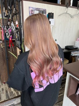 ヘアー リードレス(hair Re:dress) ピンクインナーカラー愛されゆるふわスタイル