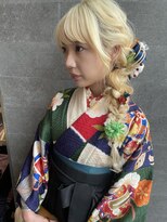 スノウ(SKNOW) サイドの編み下ろしスタイル