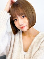 オルク 札幌大通(Orque) ハイトーンミルクティーベージュぱつっとミディアムボブ20代30代