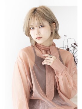 トティア 堀江(Totia) 【Totia堀江】ミルクティーベージュ×耳かけボブ