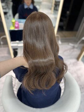 ロンドルピナス 小倉(Lond Lupinus) ミディアムレイヤーカット/似合わせカット/大人ガーリー/20代