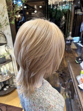 ヘアー クリエイト カルバリ(HAIR CREATE Calbari) ウルフ×ホワイトベージュ