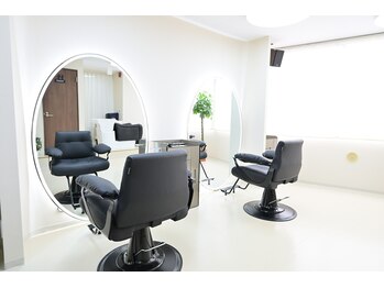 HM hair salonの写真/【駒込】白を基調とした清潔感のあるこだわり空間☆リラックスしてお過ごしください♪