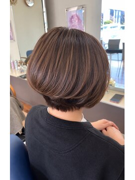 アトリーチェタ 田富店(ATTRICE) ショート/ショートボブ/40代/50代/バイカルテ