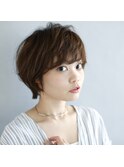 すっきりフォルムの雑誌BAILA風ショートヘア
