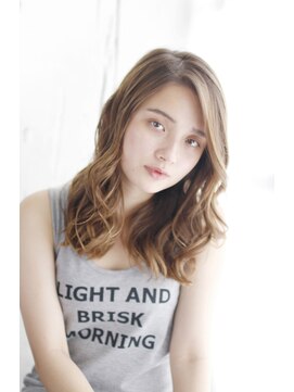 シュシュット(chouchoute) インナーカラーバタースパイラルセンシュアルショートカット/128