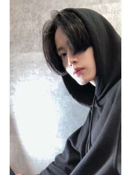 シン(syn) 前髪長めマッシュ センターパート