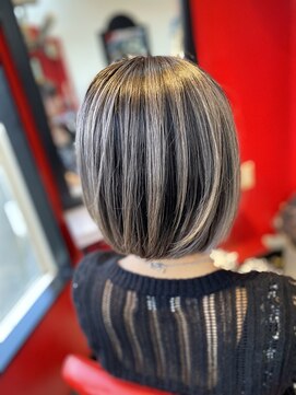 ロック フィールド ボブホワイト系バレイヤージュ