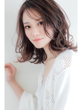 フレイムスヘアーアンドリラックス 西川口店 美髪ホワイトグレージュネビージュ大人かわいいこなれミディ