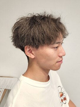 ニアウ 伊勢崎連取店(Niau) 刈り上げショートマッシュアップバングハイトーン