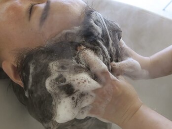 アルク(arc)の写真/プロの技で上質な癒し＊血行を促進しながら髪や頭皮を整え、毛髪の汚れを綺麗に◎身も心もリラックス。
