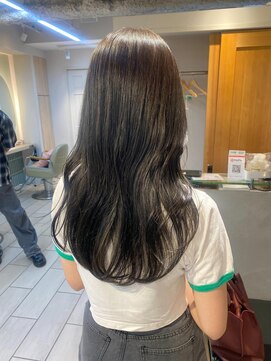 テトラ バイ ネオリーブ 横浜西口店(tetra by neolive) ＊暗めオリーブグレージュ＊[横浜/横浜駅]