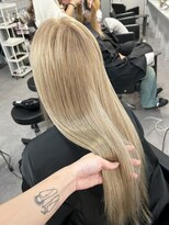 シェイロ(Cielro)&nbsp;【イメチェンなら！ホワイトベージュ×エクステ80本】SAKI