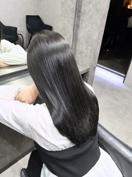 エースヘアー(A.hair) ブルーブラック/レイヤーカット/独自の高濃度水素髪質改善