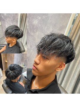 メグロバーバーショップロッポンギ 目黒六(MEGURO BARBER SHOP 6PPONGI) メッシュスタイル/ハイライトカラー/