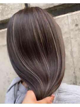 アパートメント オブ ソロン 市川(The Apartment of Solon) レイヤー/ショートボブ/ハイライト/白髪ぼかし/市川/大人/市川