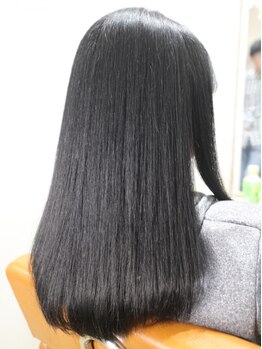 サロンドフラワーの写真/【祖師ヶ谷大蔵駅徒歩5分】大人女性の髪のケアもお任せ!気になり始めた白髪もカバーし、おしゃれ×上品に◎