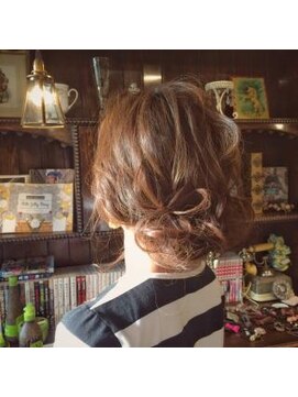 アティック ヘアーデザインアンドリラクゼーション(attic hair design&relaxation) カジュアルアップ