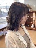 くすみベージュ / ミディアムレイヤー