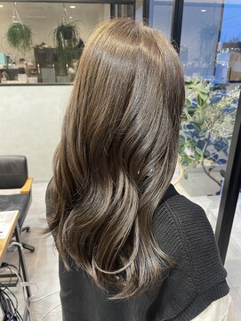 アチーブリス(achieve Liss) マロンベージュカラー×ゆるふわウェーブロング大人可愛い艶感