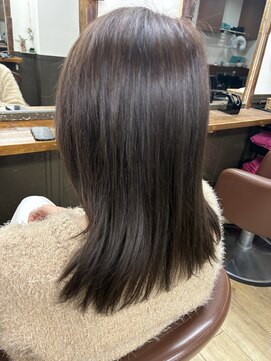 グレースモア(Grace More) （久留米／村山）ブリーチなしアッシュグレー