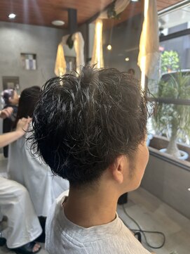 ニマルニーニー バイ ヤスオカ(2022 BY YASUOKA) 20代 メンズ 緩めツイストスパイラル