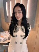 シダ(sida SAIIN)&nbsp;20代30代黒髪ロングレイヤーゆる巻き