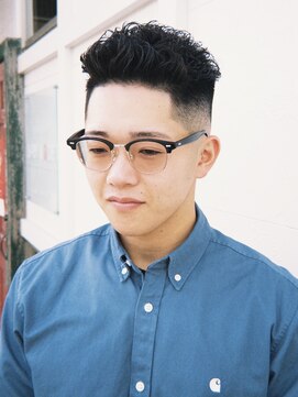 メンズショート×パーマ（ミドルフェード）