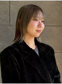 ハイトーン オリーブアッシュ 顔周りカット 20代 グレージュ