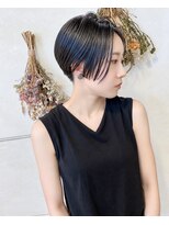 ヌフ(neuf)&nbsp;【池袋】ブルーブラック×ハンサムショート｜センターパート