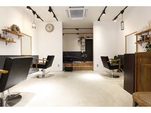 ヘアーサロンラズリット(Hair Salon Luz Lit)の雰囲気（サロン内はゆったりとしていて落ち着いた空間。）