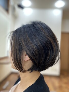 ヘアーミックス ニット(hair mix nitt) 立体感を出したショートボブ
