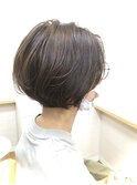 ショートボブ