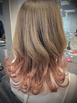 キャラ シャローネ 池袋(Chara Chalone)&nbsp;大人かわいいクリーミーピーチピンクのグラデーションカラー/春