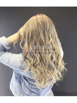 バトー(bAteAu) ホワイトブリーチ、エクステ、インナー、グラデーション