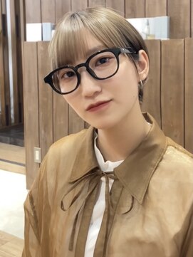 ビュー フクオカ(VIEW FUKUOKA) 美髪にオトナかわいいホワイトグレージュネビージュショートボブ