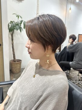 ヴィップルーム(viproom) マッシュショート/アッシュカラー/シースルバング/大人ボブ