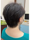耳かけショートスタイル