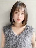 美髪ミニウルフホワイトグレージュイヤリングカラー内巻きボブa