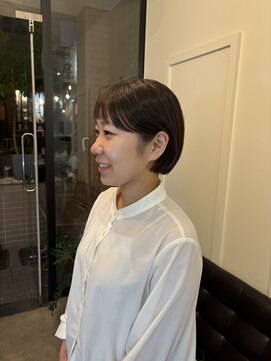 メール(mer) パン屋さんで働いてそうショートボブ