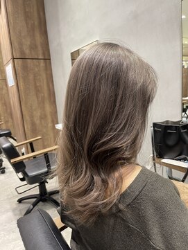 アヴァンス セブンパーク天美 松原店(AVANCE.) グレージュ×上品