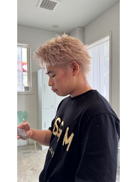 ダイアモンドリリー(Diamond Lily) MEN’S HAIR/サーフカール/刈り上げセンターパート/一宮