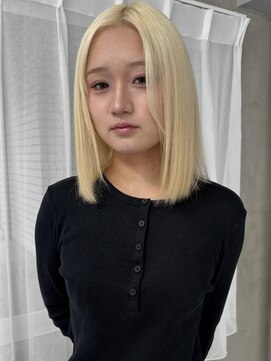 スウィープ(sweep) ハイトーンボブ/ホワイトブロンド/ケアブリーチ